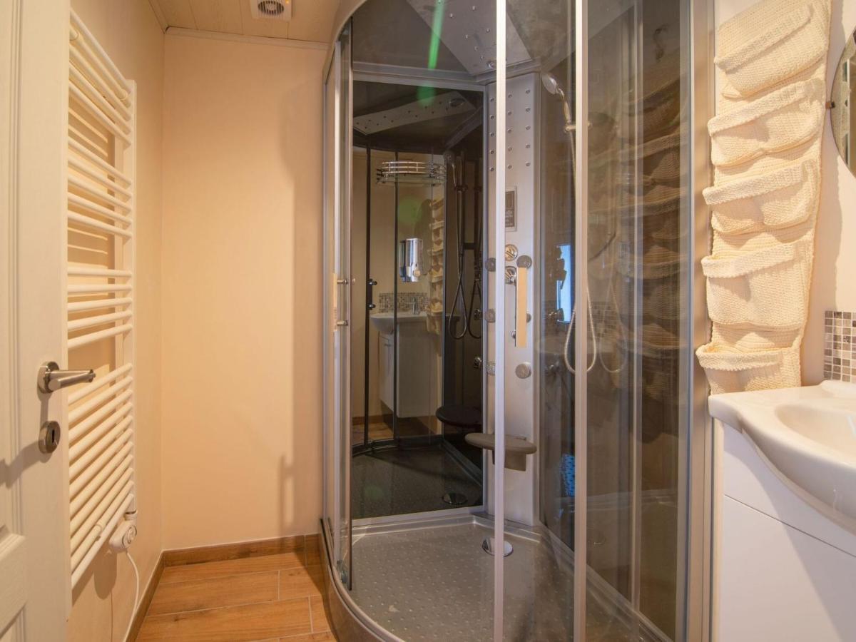 Very Spacious House With Sauna Spa And Countryside Views Gouvy Luaran gambar